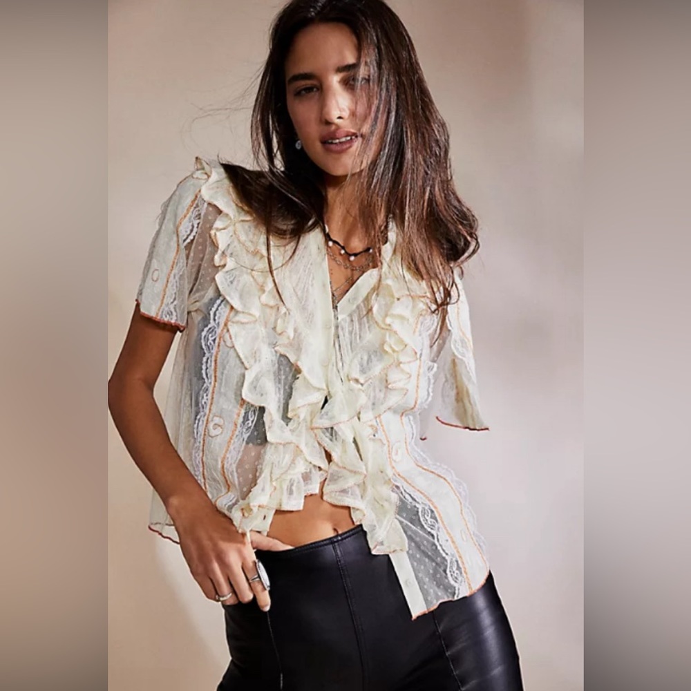 Free People Kisha Ruffle Lace Top size Medium 🤍 NWT